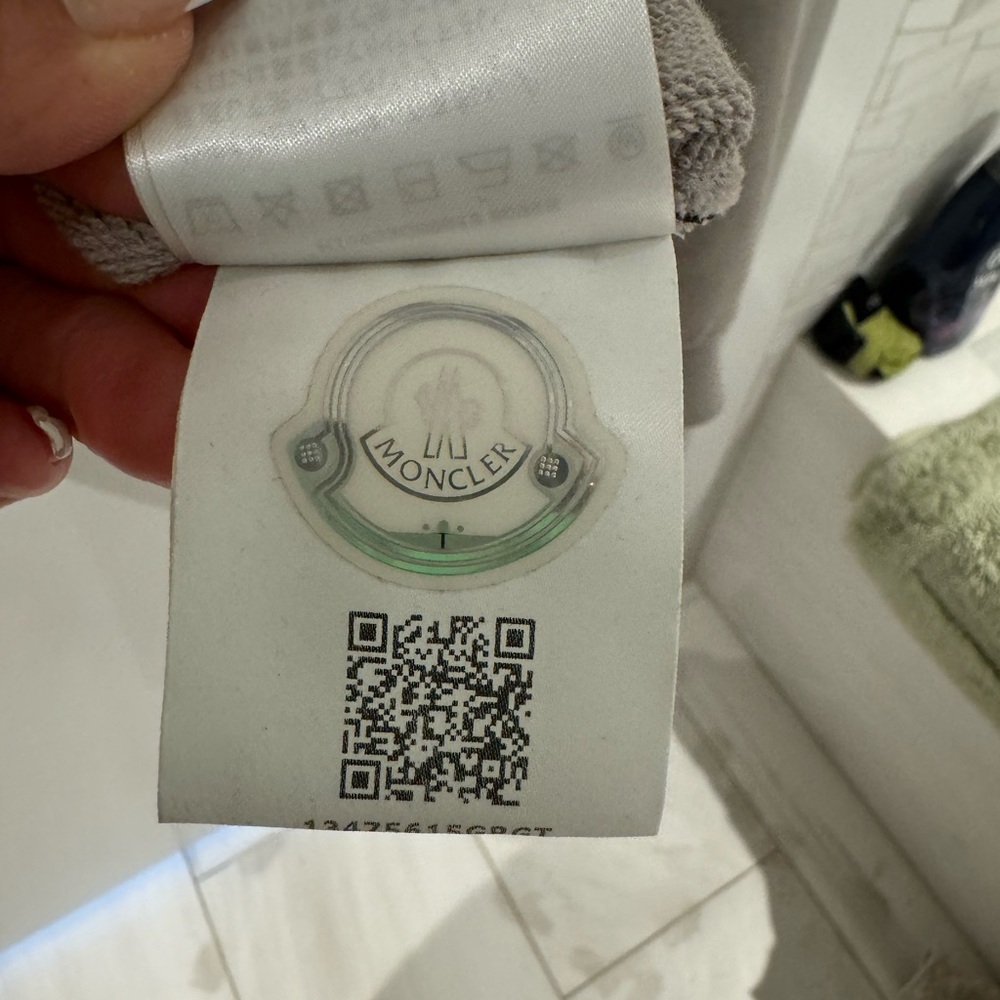 Moncler
2021 Graphic Print Hoodie - Picture 8 of 12